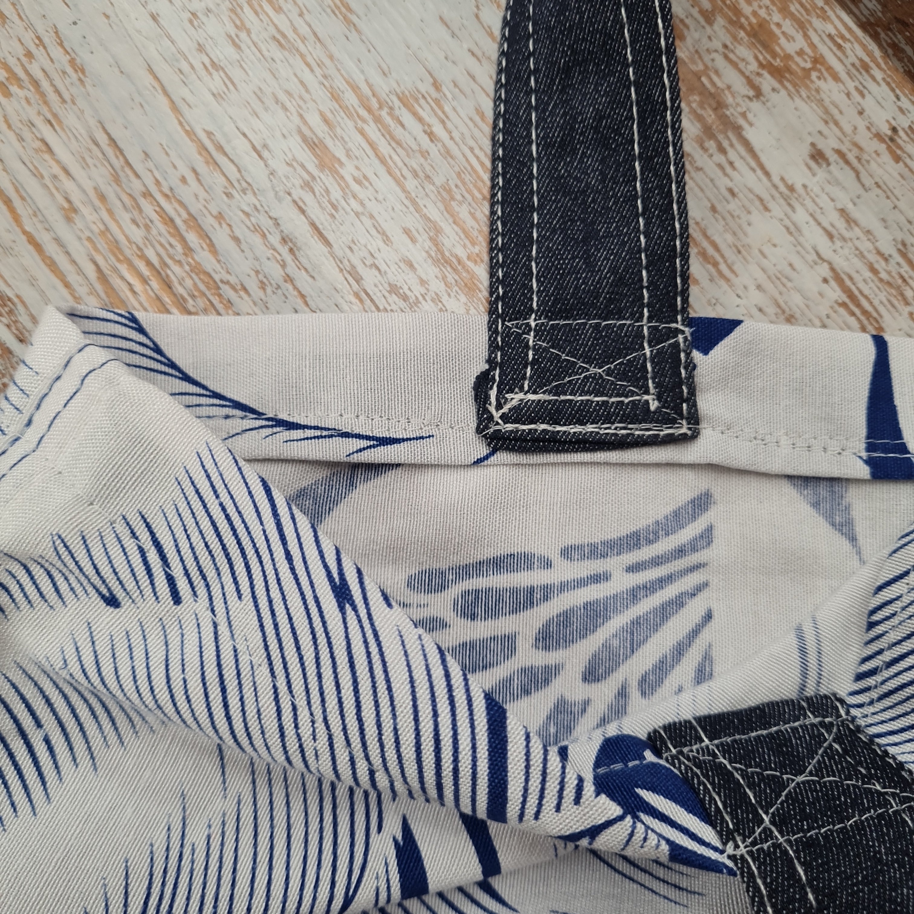 Mothdesign - Navy & White Floral Upcycled Tote Bag