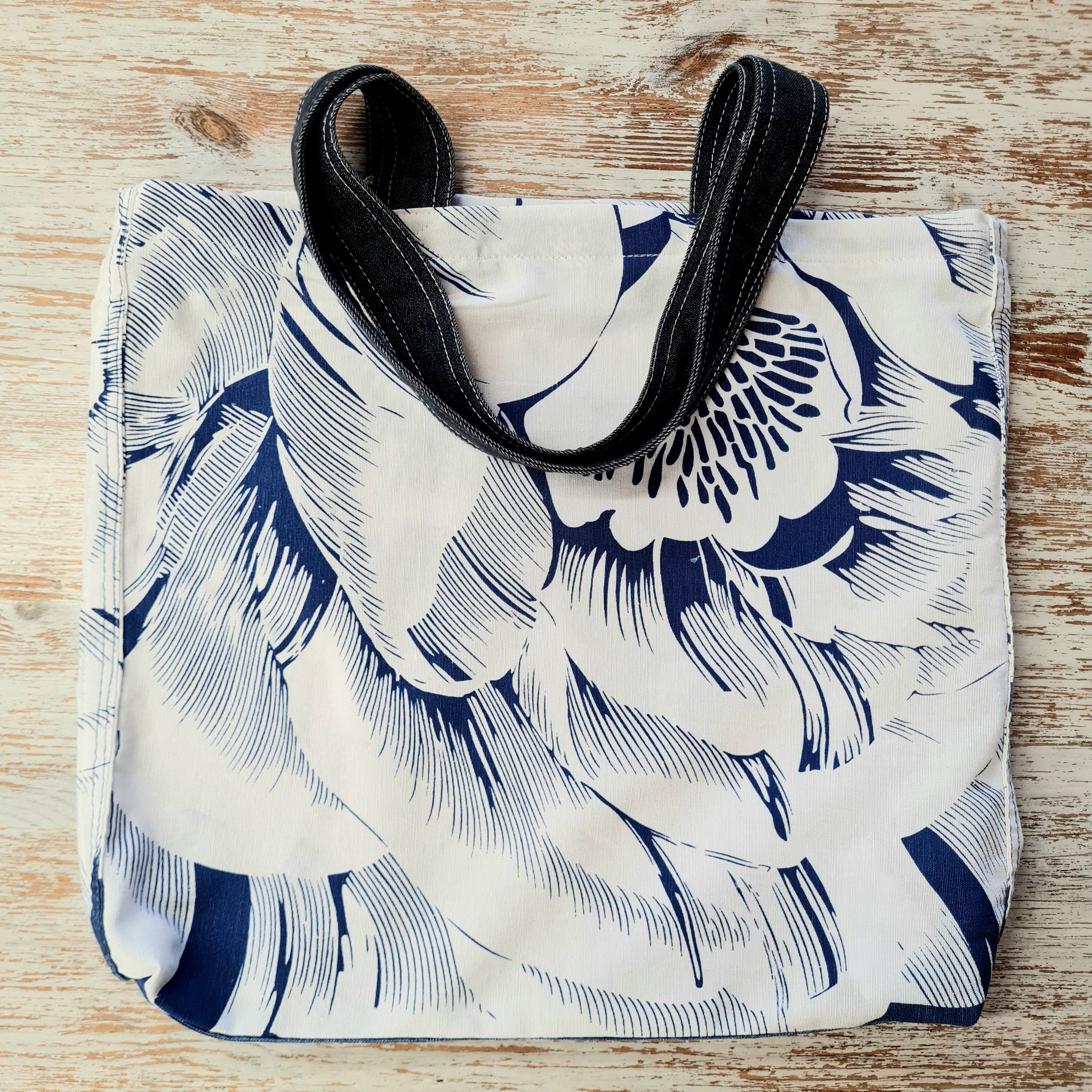 Mothdesign - Navy & White Floral Upcycled Tote Bag