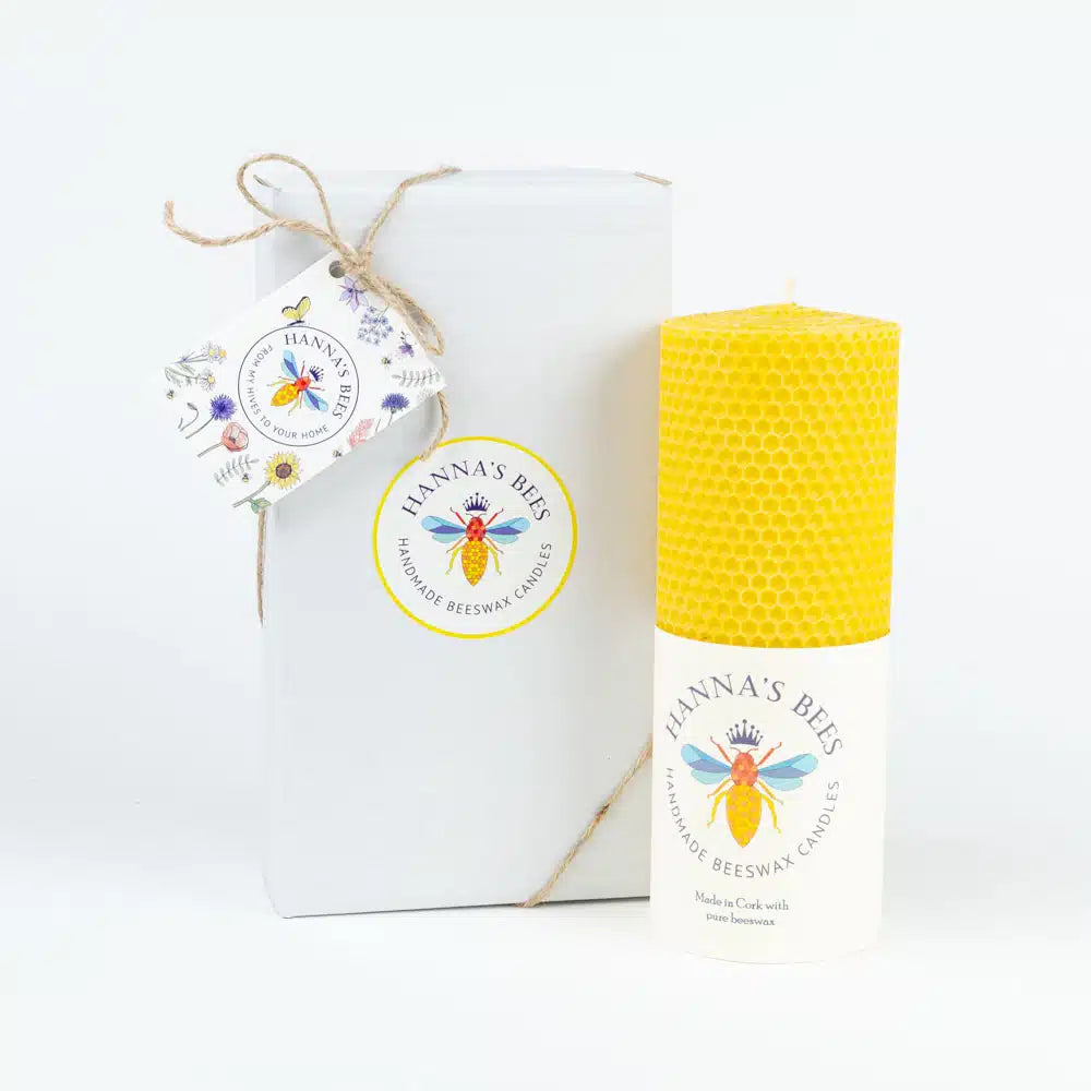 Hanna's Bees - Large Beeswax Candle