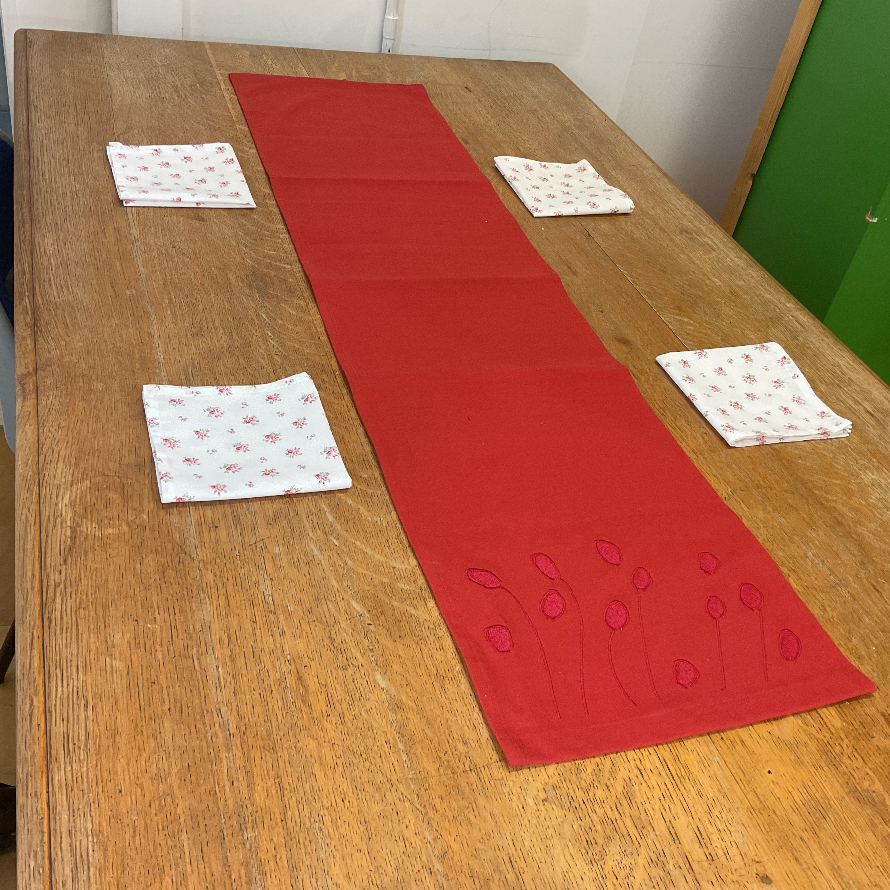 Paula Stapleton - Organic Table Runner with Napkins