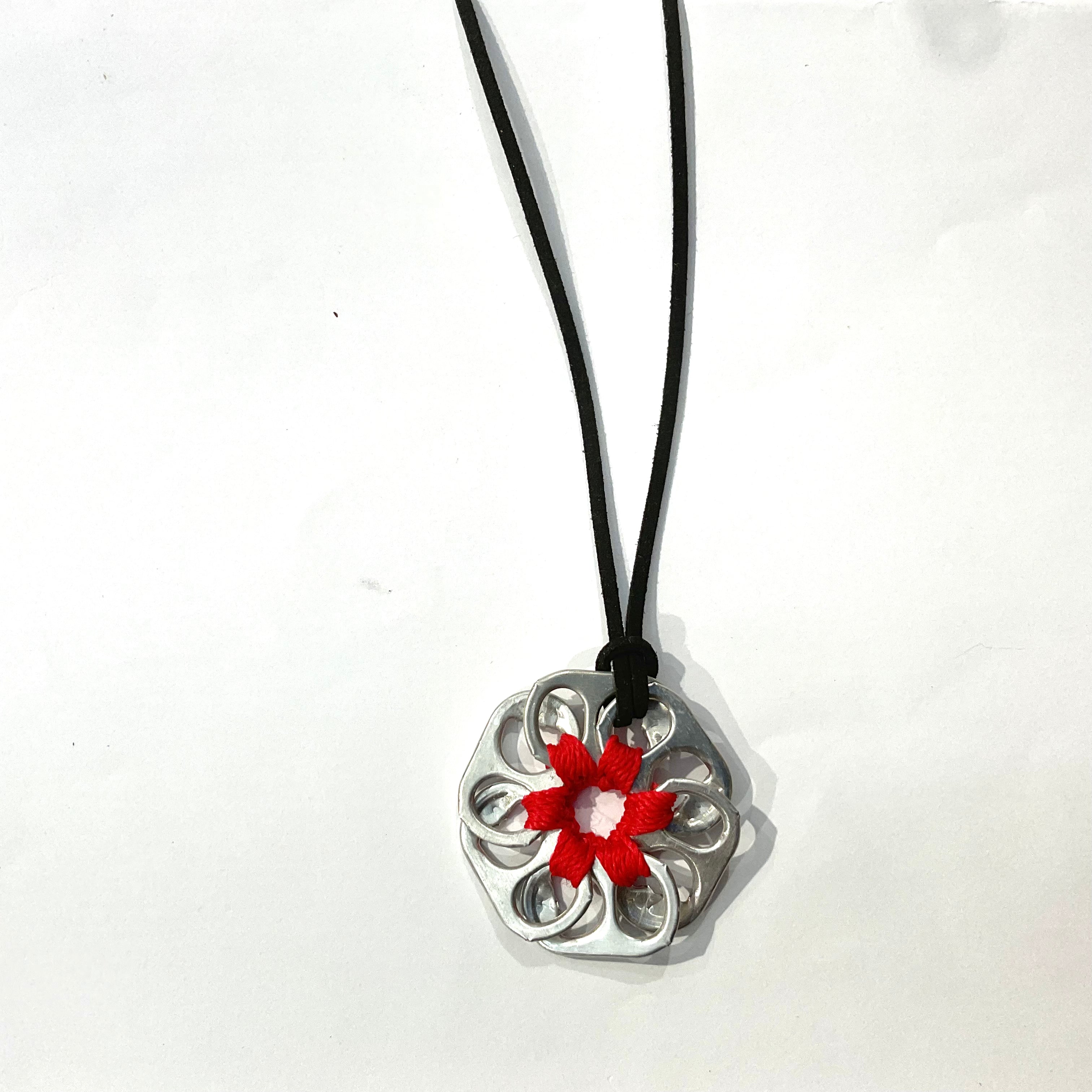 can pull necklace with red thread
